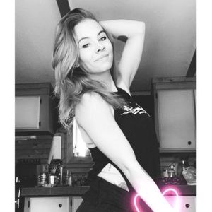 Meet your Posher, Mikala